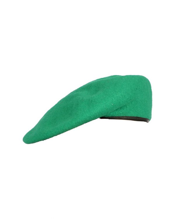 Originál AČR baret barevný použitý - světle zelený 52-53 baret světle zelený použitý   baret světle zelený originál používaný AČR baret má kožený okraj ve kterém je protažena šňůrka na ztažení složení: vrchní materiál 100%vlna