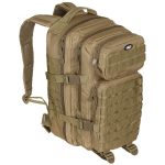 MFH batoh US Assault I. coyote ruksak US Assault I. coyote  Batoh ASSALUT je odolný proti vodě s objemem 30l. Všechny prostory jsou uzavřeny robustním 2-pásmovým zipem. Ergonomicky tvarované ramenní popruhy jsou polstrované a nastavitelné. Polstrovaná záda s nastavitelným popruhem kolem pasu. Díky řadě bočních kompresních popruhů dává možnost připojit další zařízení prostřednictvím nylonových popruhů MOLLE a D-kroužků. Batoh je ideální pro vojenství