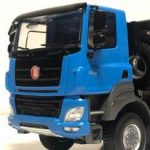 FOXtoys model TATRA Phoenix 2020 modrá/šedá sběratelský model vozidla TATRA Phoenix 2020 měřítko: 1:43 materiál: kov/plast model je dodáván v plastové vitríně barva: modrá/šedá výrobce: FOXtoys