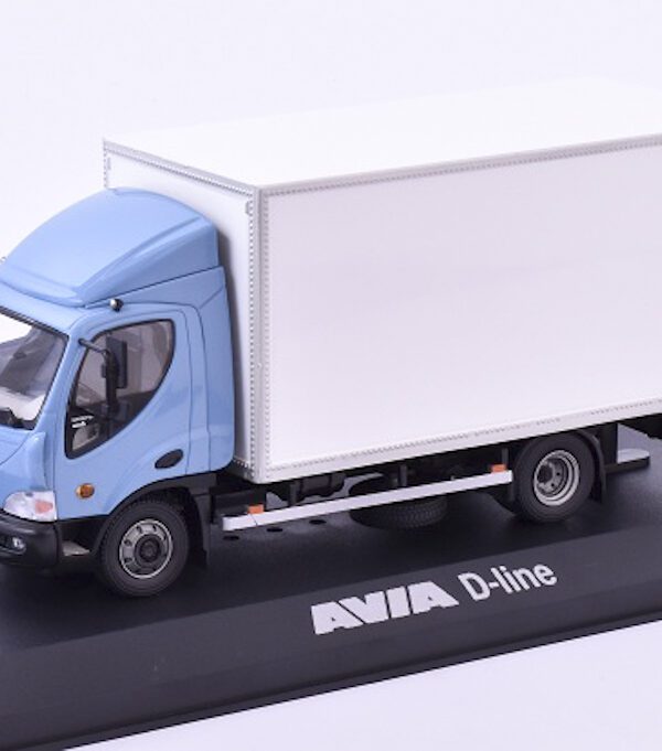 FOXtoys model AVIA D-Line modrá box výrobce modelu: Foxtoys měřítko: 1:43 materiál: kov/plast model je dodáván v plastové vitríně
