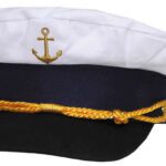 MFH čepice Marine námořnická se zlatou kotvou 58 Jednoduchá námořnická kapitánská čepice s vyšitou zlatou kotvou a zlatým prýmkem.  Nastavitelná velikost pomocí plastového pásku:   menší velikost udávaná jako vel. 54 - nastavitelná cca od 50 do 54 cm větší velikost udávaná jako vel. 58 - nastavitelná cca od 55 do 59 cm   Výborný doplňek na vodu určitě ocení každý vodák. Jedete s partou na vodu ? V této kapitánské čepici budete stylovější než ostatní