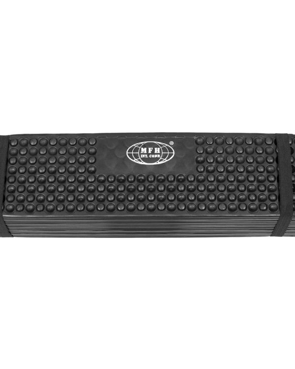 MFH karimatka skládací s profilovaným povrchem černá robustní speciální pěna rozměr rozložená - 180 x 58 x 1 cm rozměr složená - 58 x 15 x 11 cm dva gumové pásky pro přepravu jednoduché čištění - stačí otřít vlhkým hadříkem 100% ethylenvinylacetát (EVA)