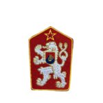 nášivka znak ČSSR vyšívaná nášivka - státní znak ČSSR se silným obšitím po obvodu (pro snadnější uchycení nášivky k oděvu) používá se nejčatěji k našití na rukáv nebo přední stranu oděvu rozměr: 5