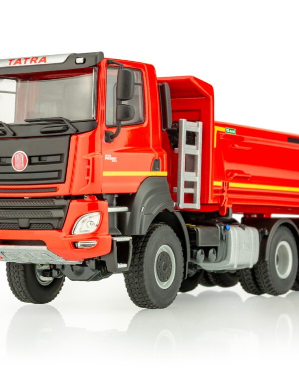 Kaden model TATRA PHOENIX 6×6 SKLÁPĚČ ČERVENÁ Sběratelský kovový model v měřítku 1:43 TATRA Phoenix v provedení sklápěč VS-mont. Jedná se o detailně zpracovaný model