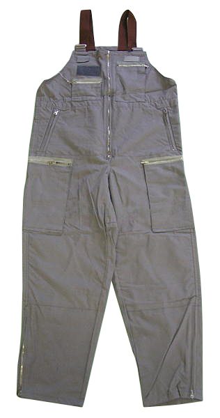 Originál AČR kalhoty letecké pracovní s laclem 176/100 kalhoty letecké s laclem kalhoty letecké s laclem originál používaný AČR jsou určeny jako speciální