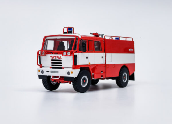 Kaden model Tatra 815-2 90 R75 4x4.1 Has Detailně zpracovaný sběratelský model homologačního závodního speciálu Tatra 815-2 90 R 75 4x4.1 HAS (homologační vůz základ pro stavbu dakarského speciálu)  Model byl vyroben tradičním českým výrobcem KADEN a vznikl kompletně v České republice s velkým podílem ruční výroby. Jedná se o sběratelskou limitovanou sérii 200 kusů