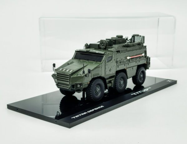Kaden model TITUS 6x6 KADEN 1:43 Sběratelský model obrněného vozidla TITUS 6x6 v měřítku 1:43 od tradičního českého výrobce KADEN. Model vyniká precizním zpracováním